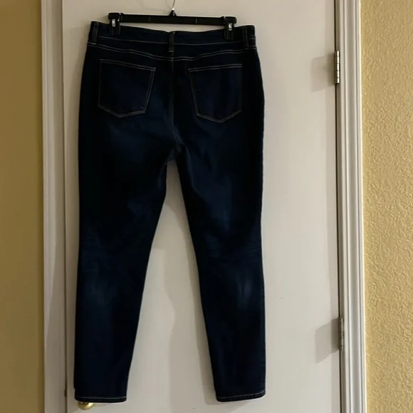St. John’s Bay Skinny Leg Blue Jeans - Size 16 - Picture 3 of 7